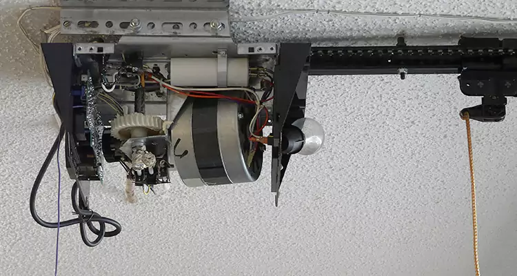 Emergency Garage Door Opener Repair in Keystone, FL