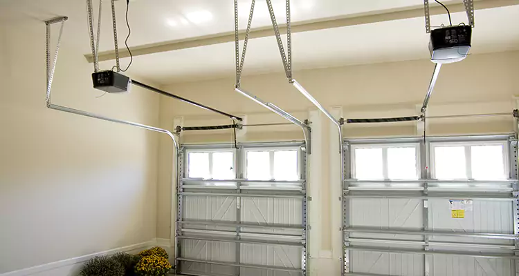 Residential Emergency Garage Door Repair in Keystone, FL