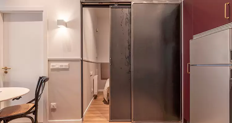 We Fix Closet Sliding Door in Keystone, FL