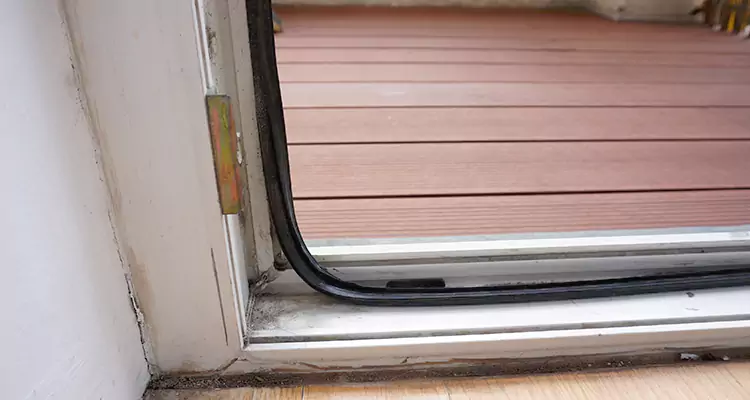 Why Choose Us for Leaking Sliding Glass Door Repair in Keystone, FL?