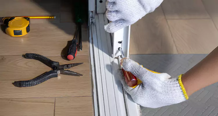 Screen Door Wheel Replacement in Keystone, FL