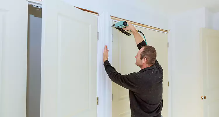 Top Rated Door Fixing ServiceFixing Garage Door Track in Keystone, FL