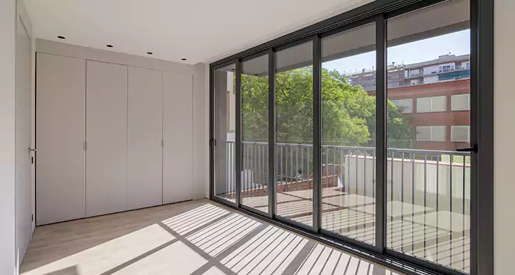 Fix Sliding Screen Door Track in Keystone, FL